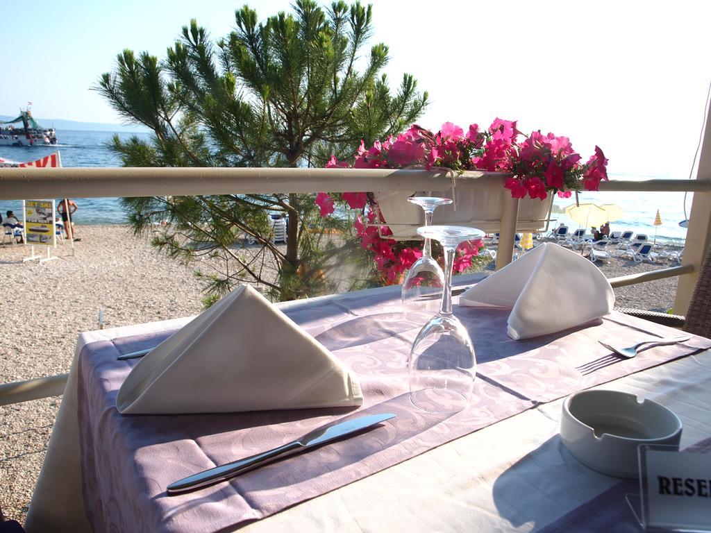 Hotel Maritimo Макарска Екстериор снимка