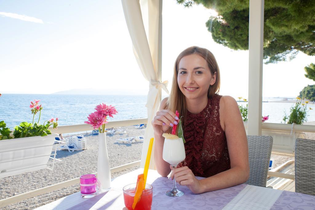 Hotel Maritimo Макарска Екстериор снимка