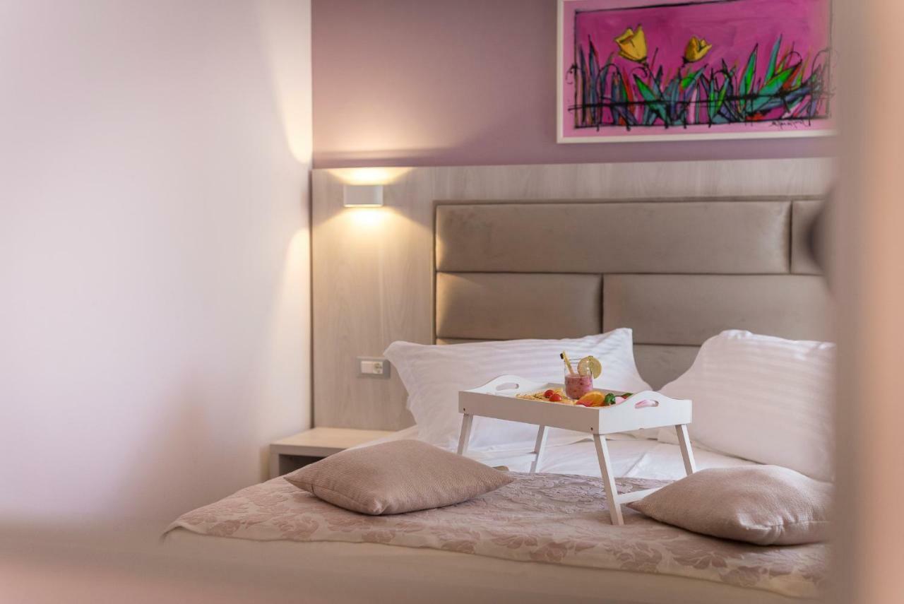 Hotel Maritimo Макарска Екстериор снимка
