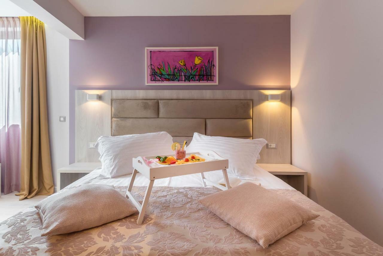 Hotel Maritimo Макарска Екстериор снимка