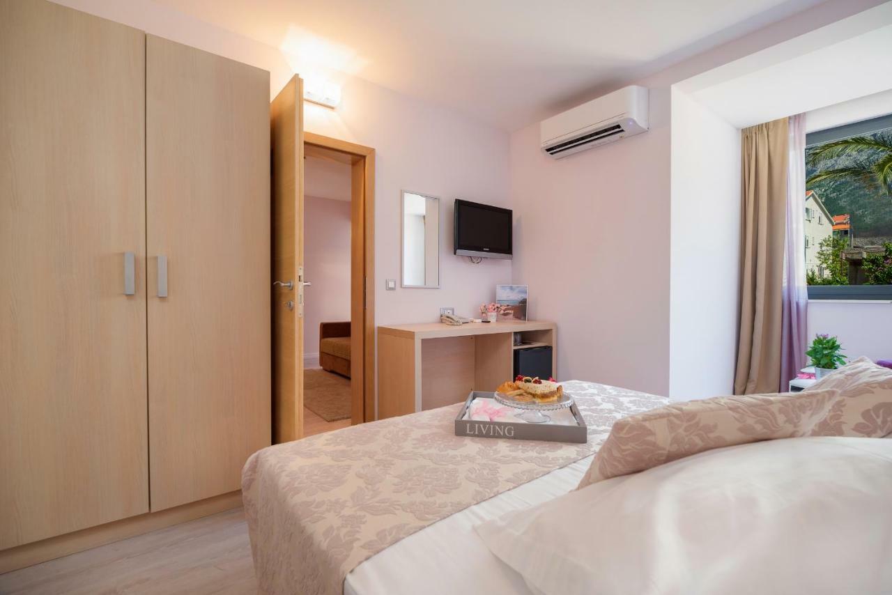 Hotel Maritimo Макарска Екстериор снимка