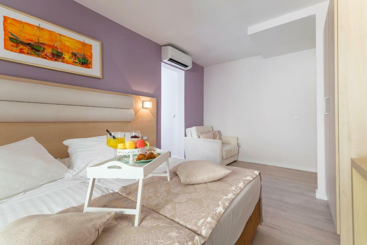 Hotel Maritimo Макарска Екстериор снимка