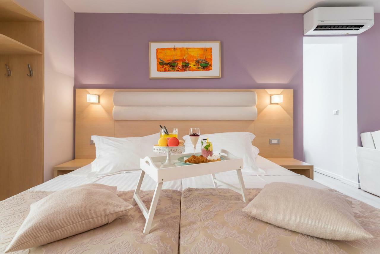 Hotel Maritimo Макарска Екстериор снимка