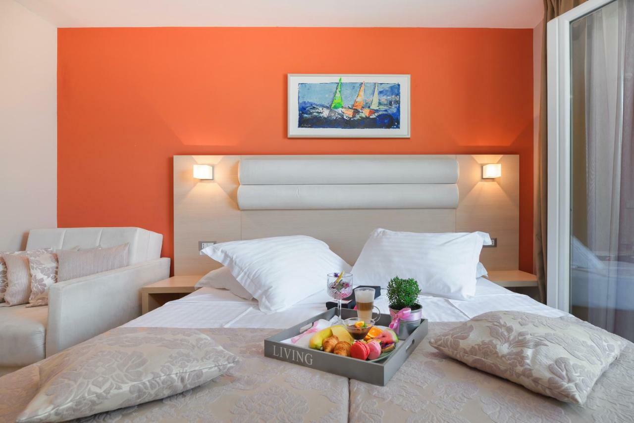 Hotel Maritimo Макарска Екстериор снимка