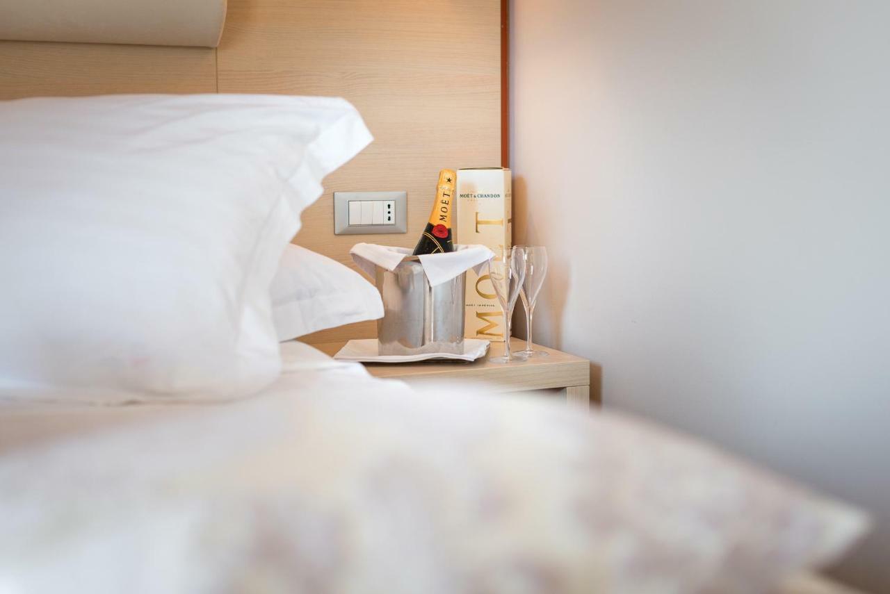Hotel Maritimo Макарска Екстериор снимка