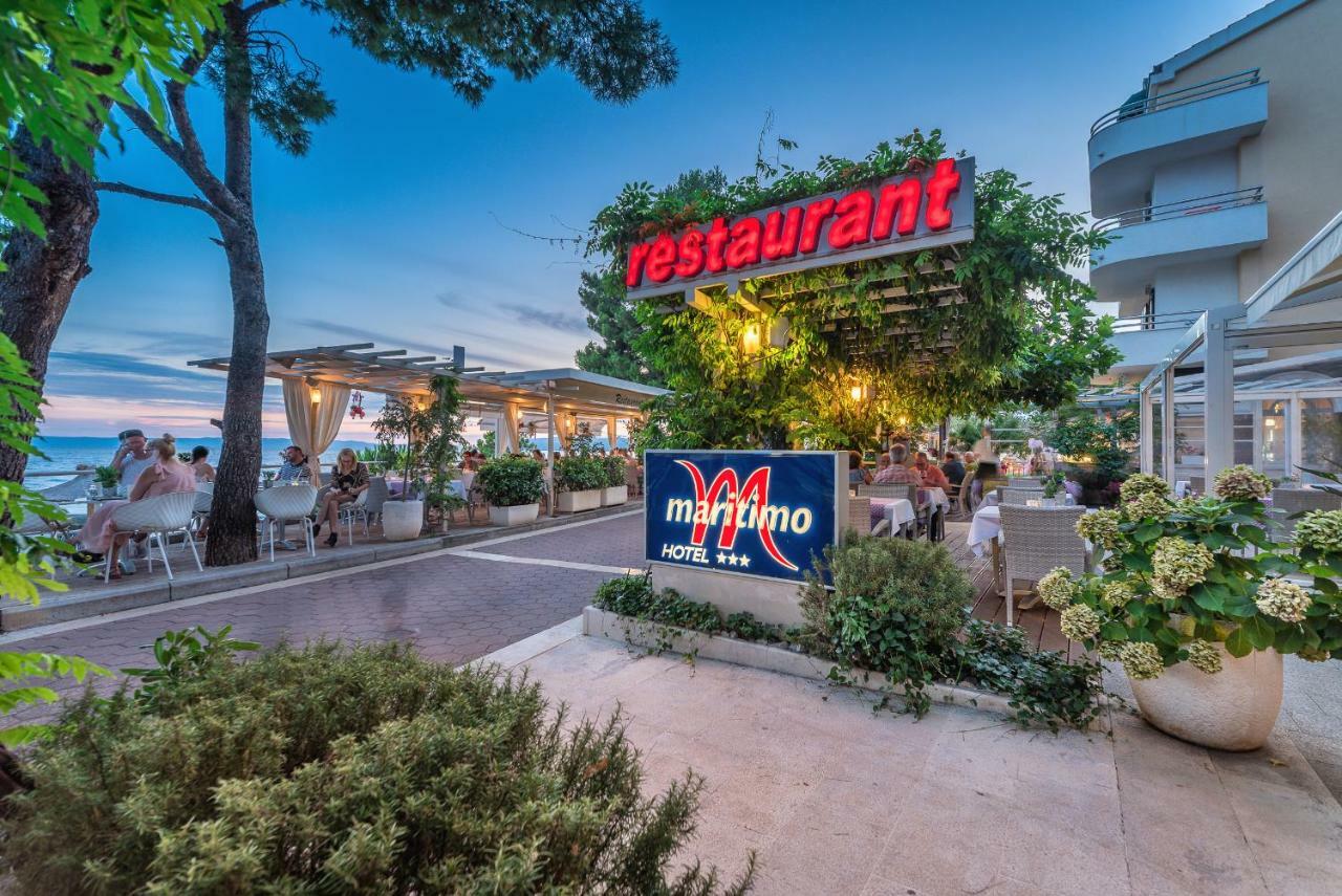 Hotel Maritimo Макарска Екстериор снимка