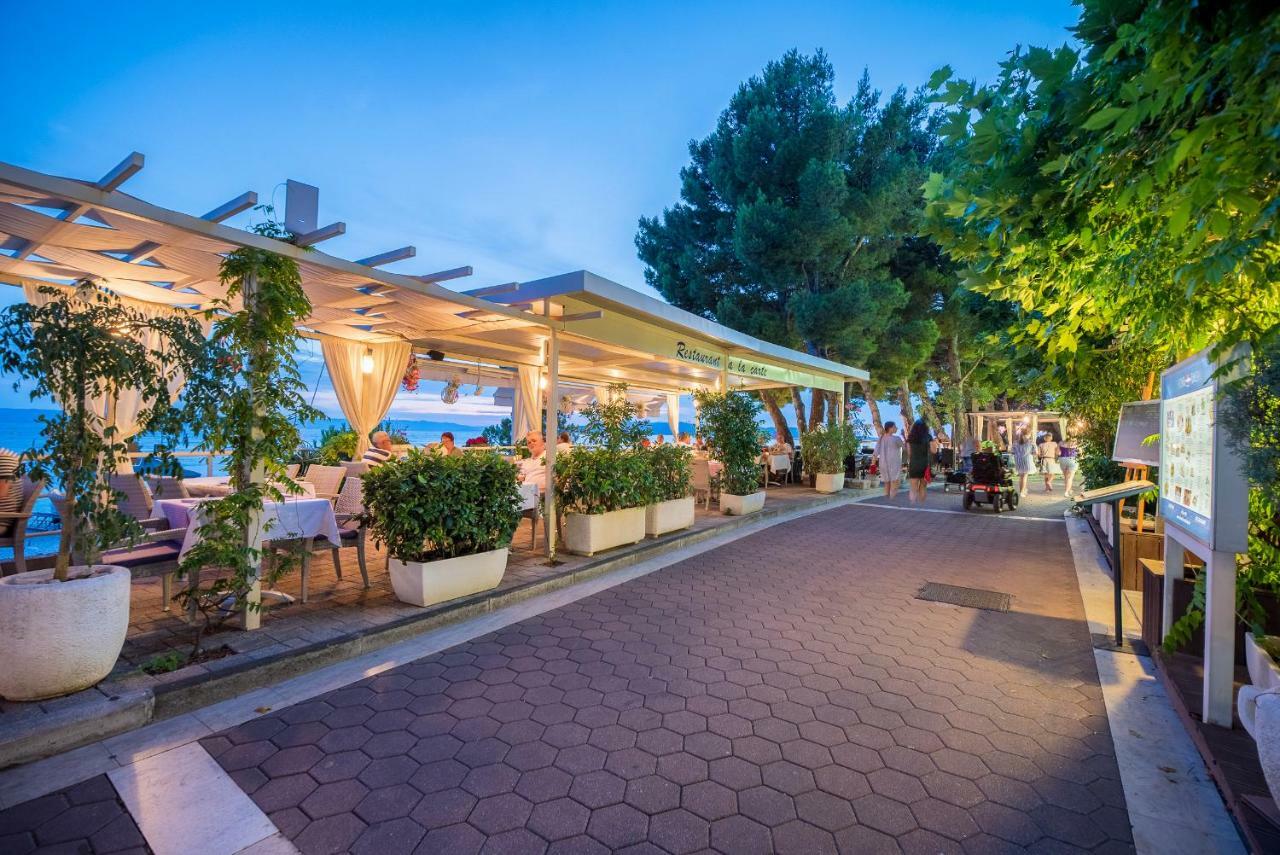 Hotel Maritimo Макарска Екстериор снимка